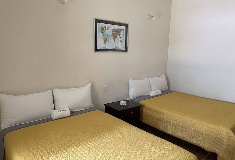 הוסטל Allende Morelia