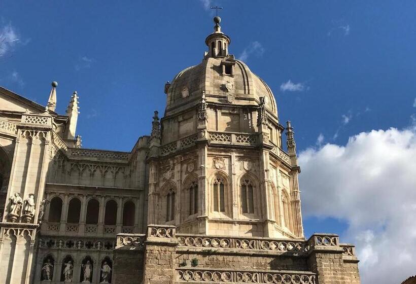 هاستل Oasis Backpackers' Toledo