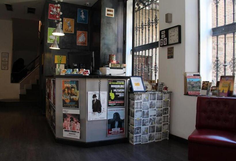 هاستل Oasis Backpackers' Toledo