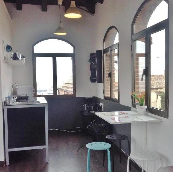 هاستل Oasis Backpackers' Toledo