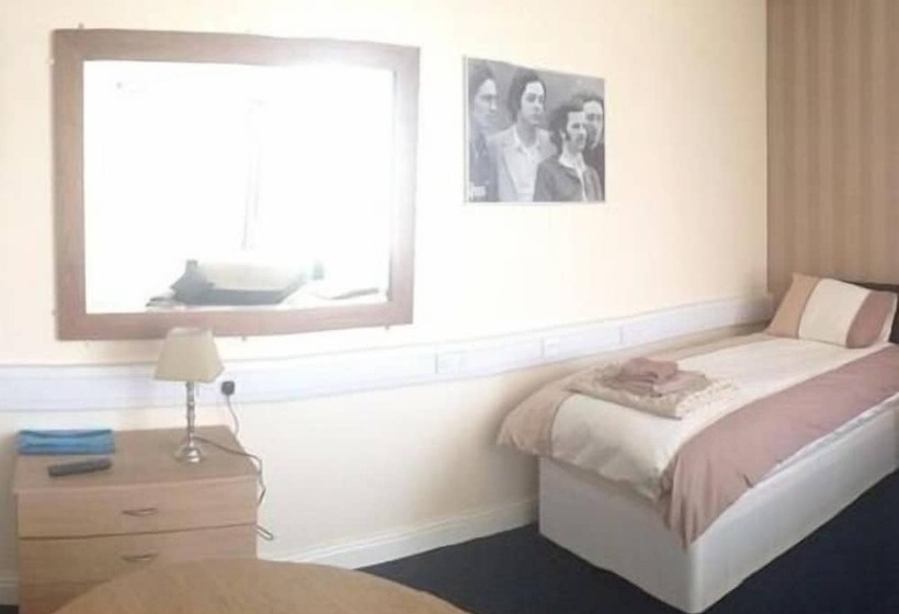 צימר Liverpool Gateway Inn