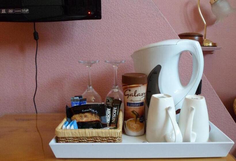 민박 The Farthings