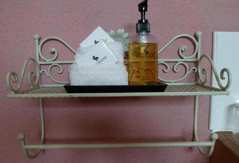 민박 The Farthings