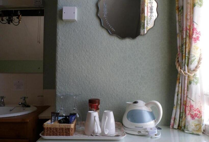 민박 The Farthings