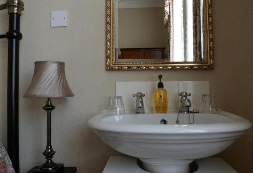 민박 The Farthings