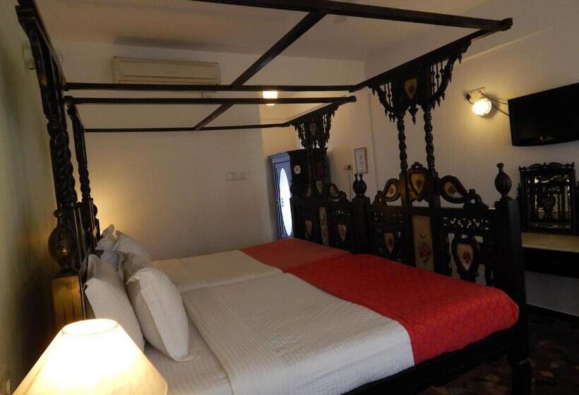 مبيت وإفطار Welcomheritage Panjim Inn