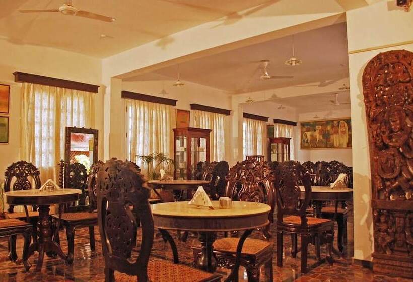 مبيت وإفطار Welcomheritage Panjim Inn