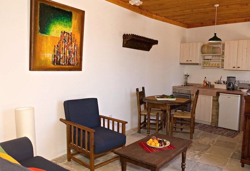 Eveleos Country House