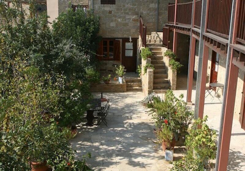 Eveleos Country House