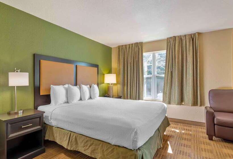 Extended Stay America Suites  Indianapolis  Airport  W. Southern Ave