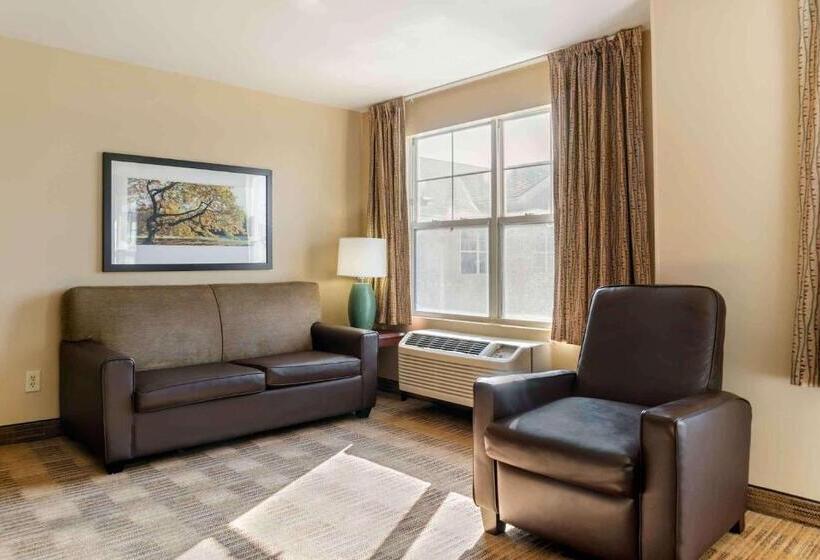 Extended Stay America Suites  Indianapolis  Airport  W. Southern Ave