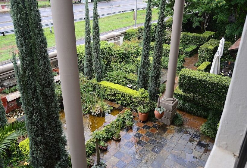 簡易ホテル Constantia Manor Guest House