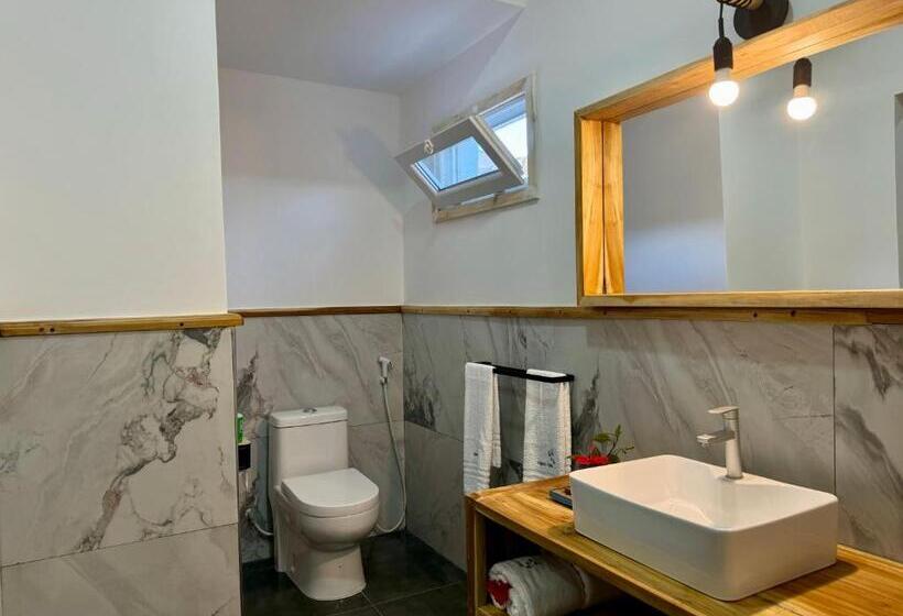 簡易ホテル Opera