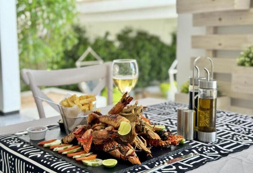 簡易ホテル Opera