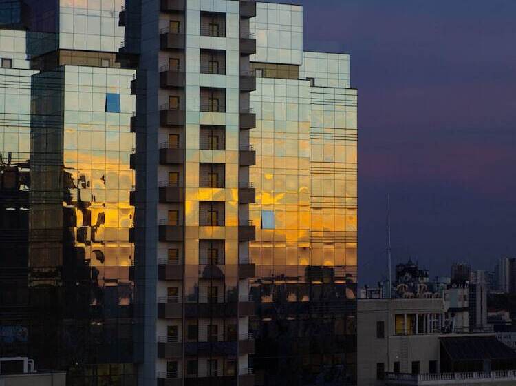 هتل 11 Mirrors Design