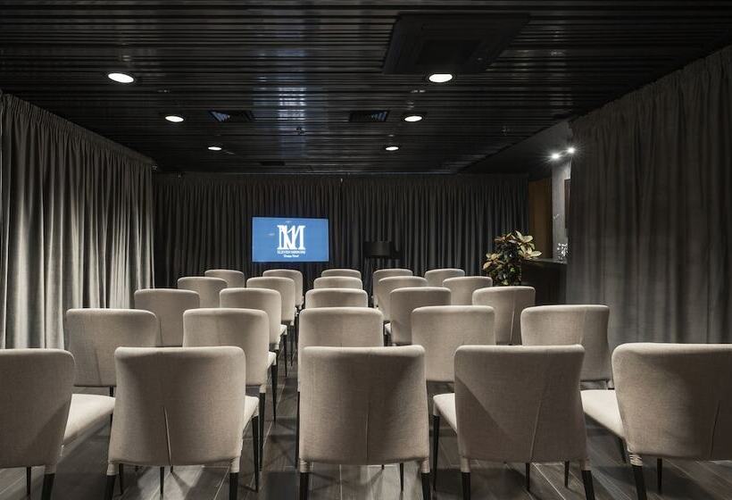 هتل 11 Mirrors Design