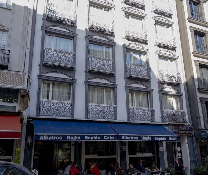 هتل Albatros Hagia Sophia
