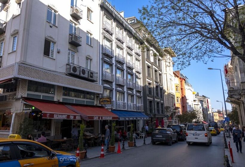 هتل Albatros Hagia Sophia