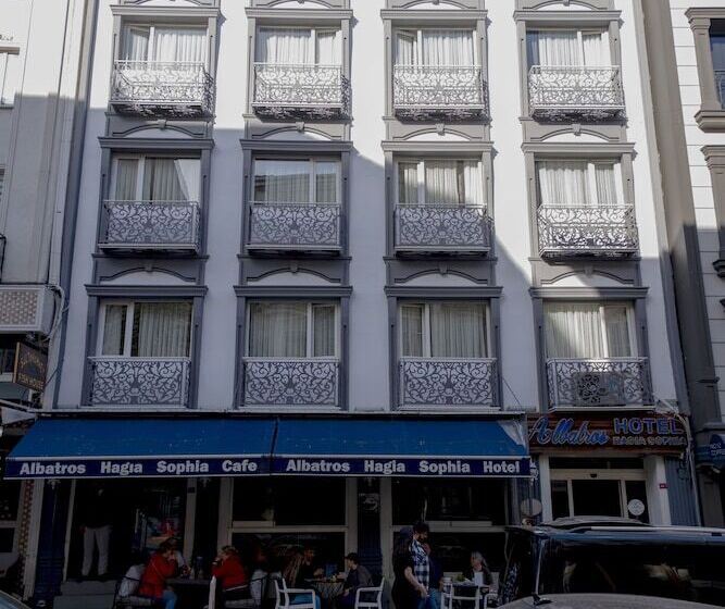 هتل Albatros Hagia Sophia