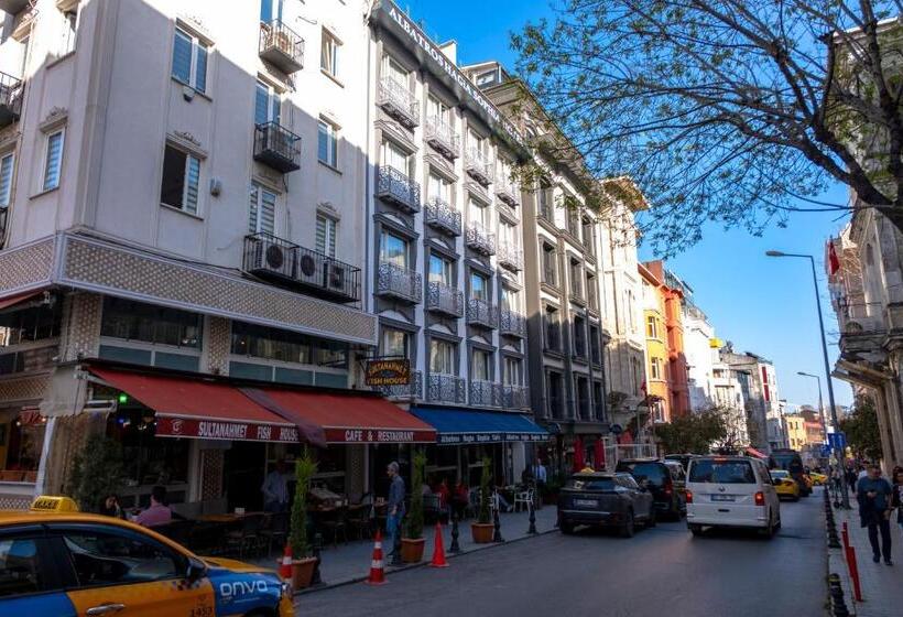 هتل Albatros Hagia Sophia