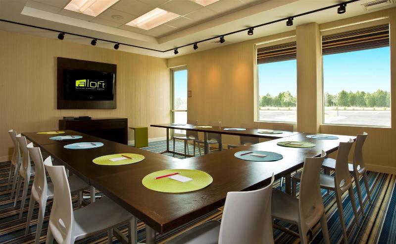 Отель Aloft Dulles Airport North