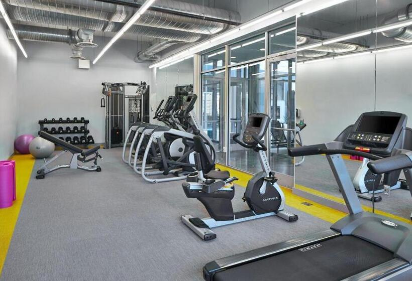 Отель Aloft Dulles Airport North