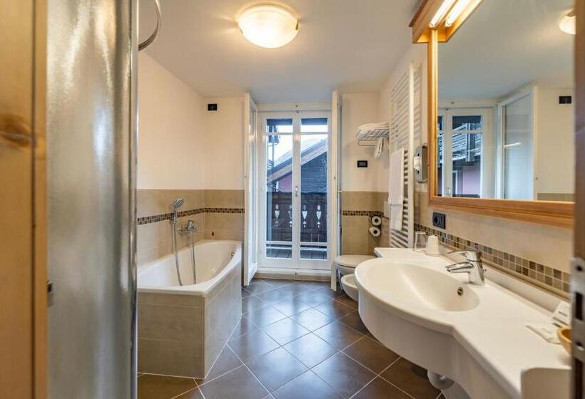 هتل Alpen Resort Bivio