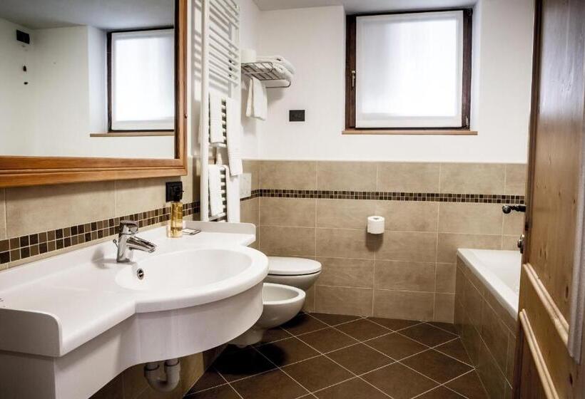 هتل Alpen Resort Bivio