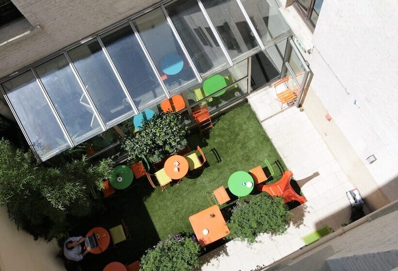 Отель Alpha Paris Eiffel By Patrick Hayat