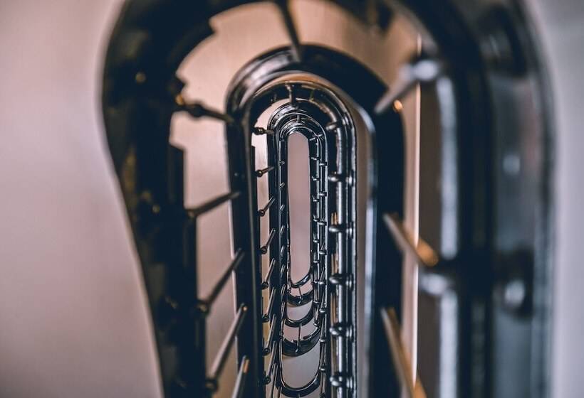 Отель Alpha Paris Eiffel By Patrick Hayat