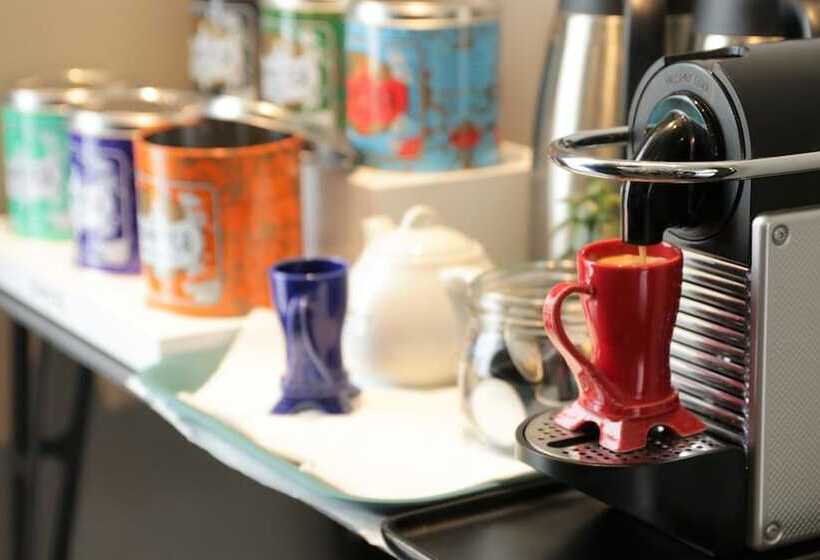 Отель Alpha Paris Eiffel By Patrick Hayat