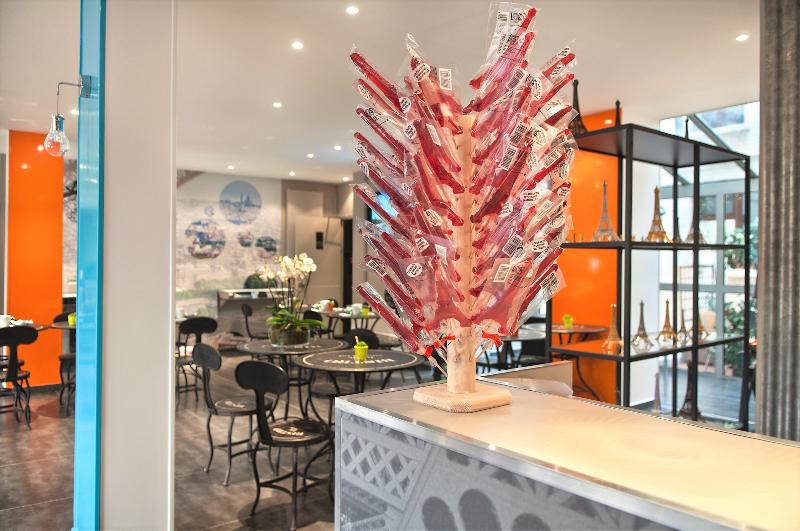 Отель Alpha Paris Eiffel By Patrick Hayat