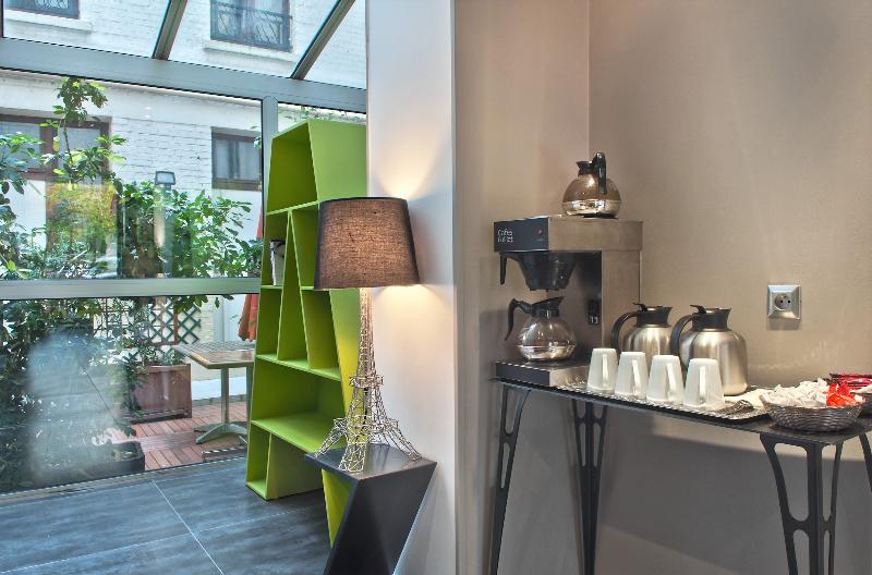 Отель Alpha Paris Eiffel By Patrick Hayat