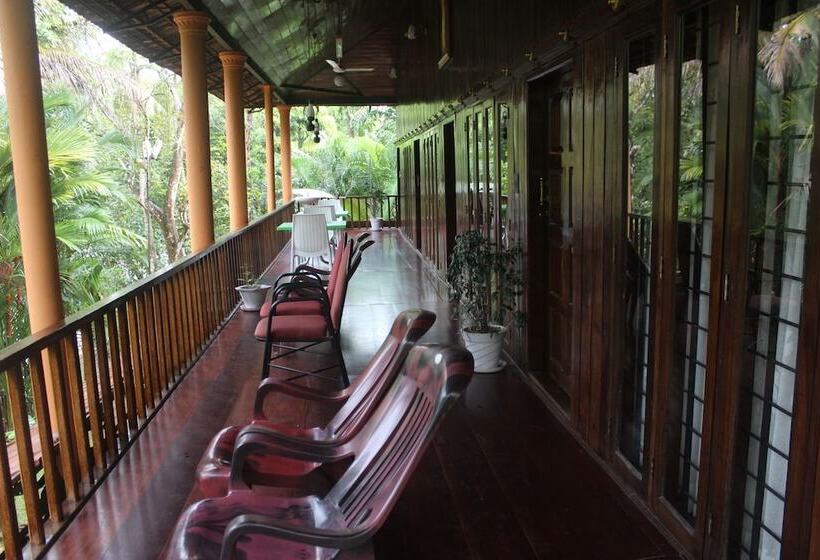 فندق Backwater Retreat   Honeymoon House