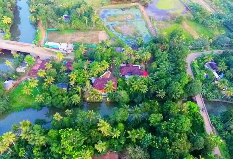 فندق Backwater Retreat   Honeymoon House