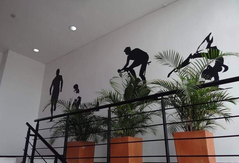 فندق Bh Parque 93