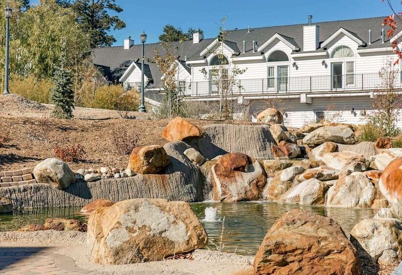 בית מלון כפרי Bluegreen Vacations Big Bear Village, Ascend Resort Collection