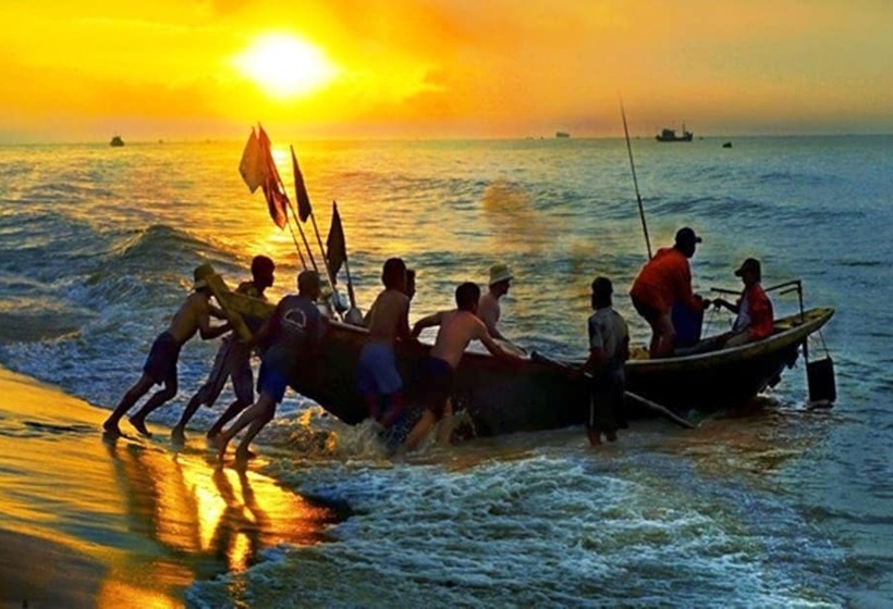 هتل Canary Beach Resort