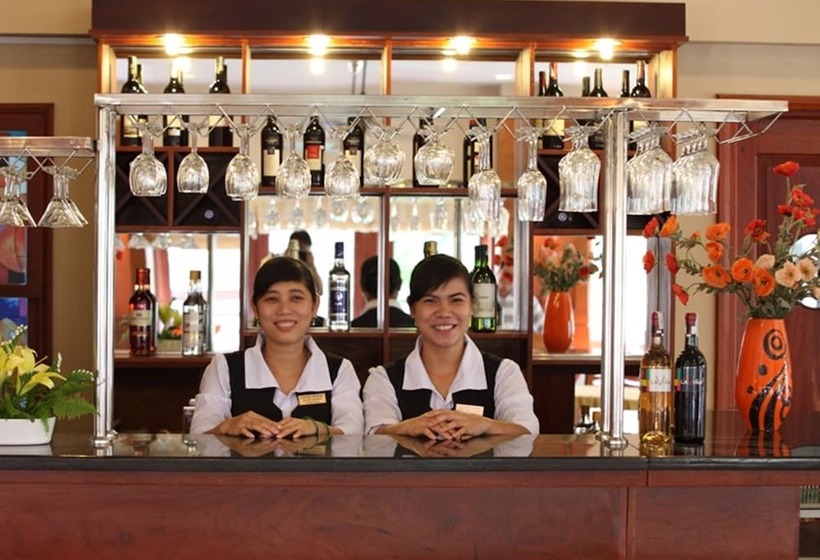 هتل Canary Beach Resort