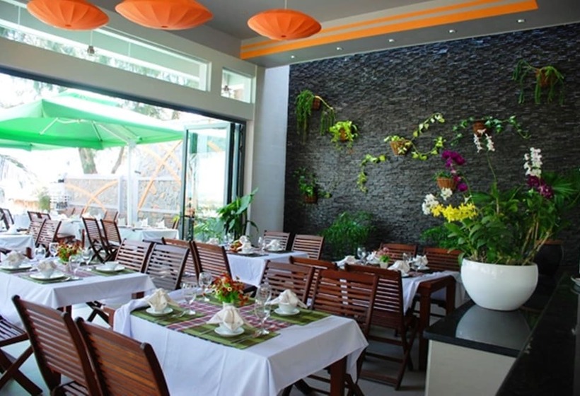 هتل Canary Beach Resort