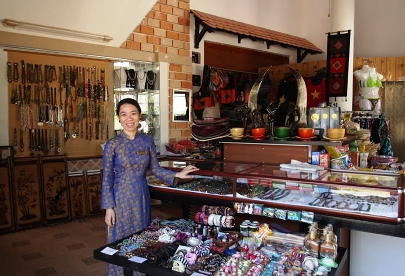 هتل Canary Beach Resort