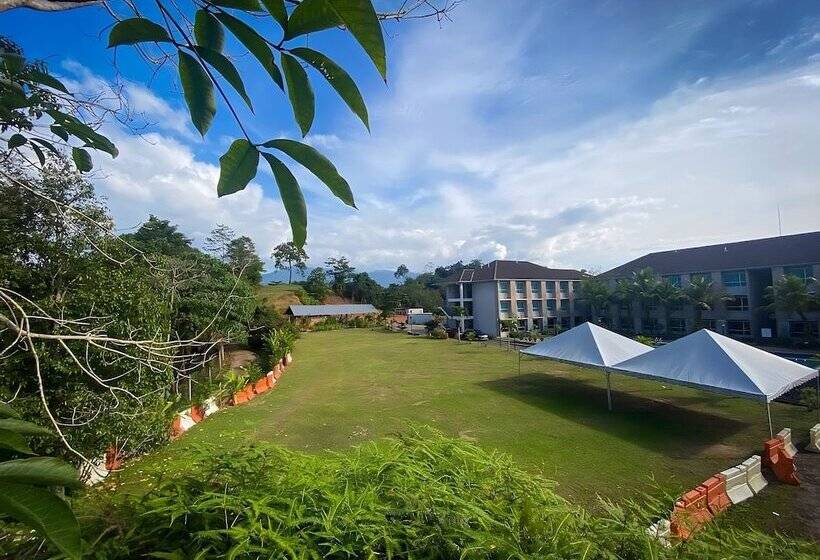 فندق Cherengin Hills Convention & Spa Resort