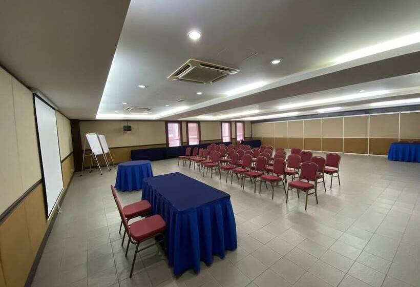 فندق Cherengin Hills Convention & Spa Resort