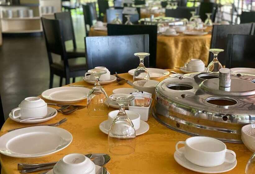 فندق Cherengin Hills Convention & Spa Resort