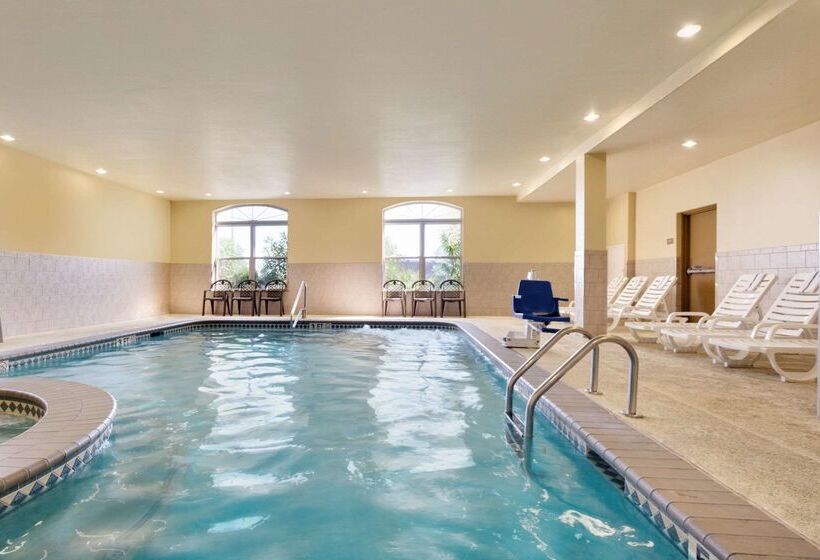 호텔 Comfort Inn & Suites