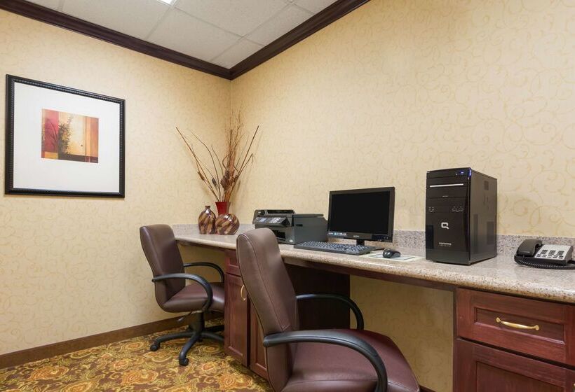 호텔 Comfort Inn & Suites