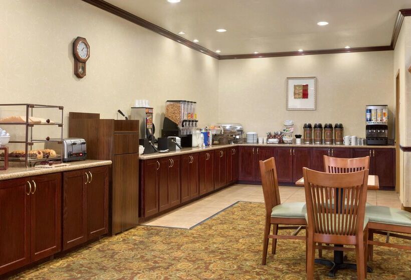 호텔 Comfort Inn & Suites