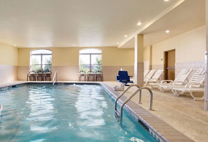 호텔 Comfort Inn & Suites