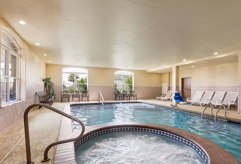 호텔 Comfort Inn & Suites