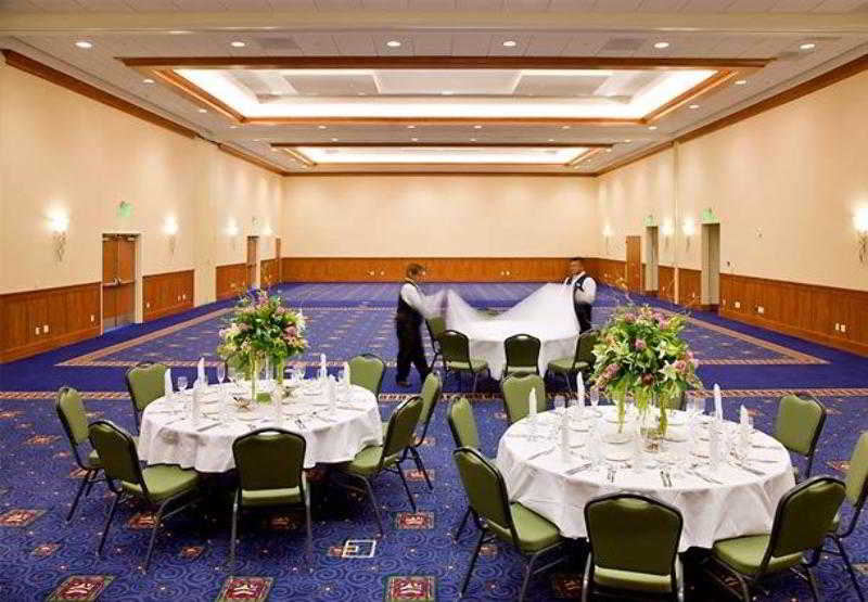 בית מלון כפרי Courtyard San Diego Airport/liberty Station